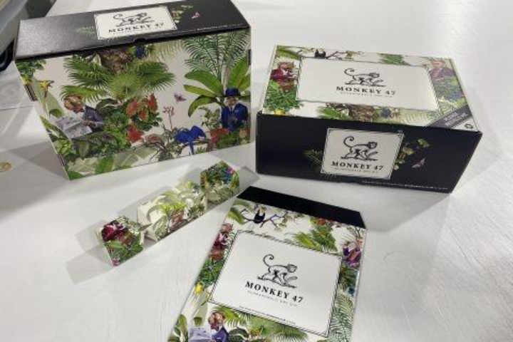 Packaging Design Services London: Custom Boxes vs. Off-the-Shelf Packaging